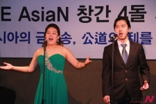 [아시아엔 창간4돌] 한예종 양두름·박석호 축배의 노래···스승 임웅균 대신 나와 청출어람 입증