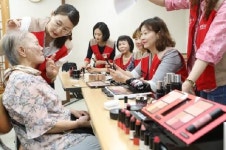 롯데백화점 관악점에서 ‘장수사진’ 찍어드립니다