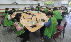 수원시가족여성회관, 여름용 면마스크 600개 제작 및 배부