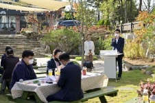 공주시, 여성친화도시 인증 ‘공유가게 1호점’ 현판식