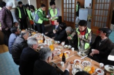 봉안동 주민단체 20년째 떡국 나눔행사