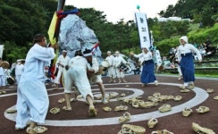 두레서 유래한 협동노동의 흥겨운 놀이마당
