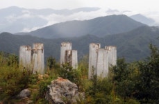 이념 다투던 산하엔 고즈넉한 세월만이