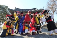 멈췄던 진주문화시계 다시 돈다