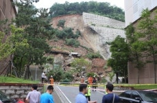 양산 외곽순환도로 축대 ‘와르르’