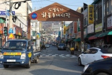 시간이 멈춰선 5일장의 하루