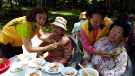 도로공사 문산휴게소, 지역 경로잔치 동참