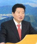 안상수 창원시장 "진해 테마파크 1차 통과 환영"