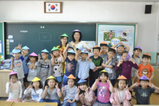 베트남 여교사, 진주도동초교서 전통문화수업