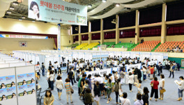 구직자 몰린 롯데몰 진주점 채용박람회