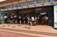 하동 양보초교, 화개장터서 합주공연