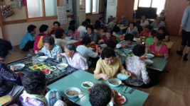 미수동자원봉사협의회, 전복죽 대접