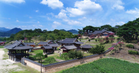 뭉게구름과 배롱나무꽃 그리고 남계서원