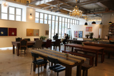 갤러리와 카페 문희정 아트홀 개관