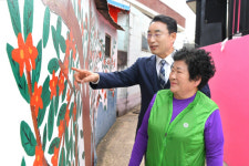 남해판 마지막 잎새 벽화거리로 조성