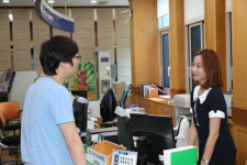 고성군청·고성읍 민원창구 근무복 착용