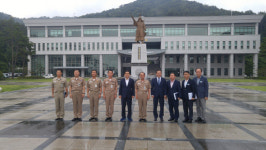 허성무 창원시장 군 방문 일정으로 해군사관학교 찾아