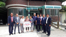 BNK경남은행 거창지점, 경로당 싱크대 기탁