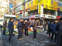장진규 마산합포구청장, 신마산 번개시장 방문