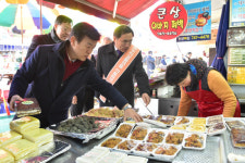 조규일 진주시장, 중앙시장 방문 상인 격려