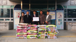 거제 연초중학교 총동창회, 백미 기탁