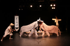 소싸움판 우왕전 남해 마늘축제장에서 공연