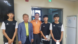 권진근 영춘농장 대표, 산청FC 꿈나무에 장학금 전달