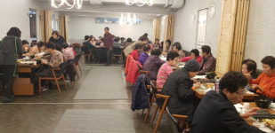 한영숙 삼도식당 대표, 홀몸어르신 식사 대접