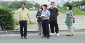 진해구청장, 신항만 불법 주·정차 현장확인