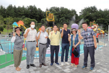창원 현동 자생단체協, 물놀이장 개장 기념품 제공