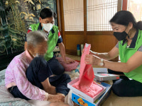 양산 서창동지사보협, 장수어르신에 행복 선물 전달