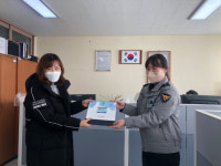 거제경찰서 청렴선도그룹, 청렴달력 직원에 배포