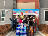 창원시 현동, 산타클로스 선물 꾸러미 전달