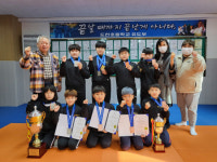이종범 도천초교 총동창회장 장학금 기탁