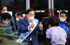 허성무, 새벽6시 신마산 번개시장에서 휴일 선거운동