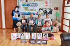 통영해경, 도서벽지 찾아가는 장수사진 전달