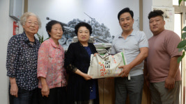 진주 원한의원 원호영 원장, 보훈가족에 쌀 전달