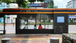 진주 스마트 버스정류장으로 피서 간다