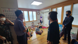 창원 성산구 반송동 통장협의회, 경로당 격려물품 전달