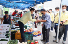진병영 함양군수, 추석 앞두고 전통시장 찾아 소통 행보