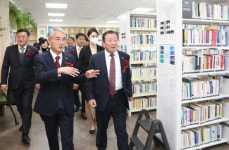 함안도서관 신축 개관…지하1층·지상3층 규모