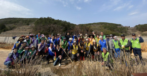 거제 동부면 주민자치회, 사계절 꽃섬가꾸기 식재