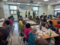 창원 반월중앙동 새마을 부녀회·협의회 어르신 점심 대접