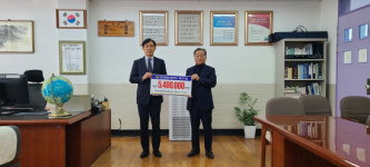 이상오 경남일보 경제포럼 2기 원우회장 동명고에 5년째 장학금