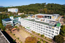 창원도서관, 꿈 담아 지식 밝히는 복합문화공간