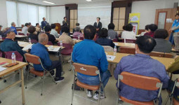진주시 신안동 주민자치위원회 시니어 스마트폰 교육 개강