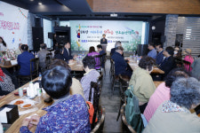 창원시 여좌동자생단체, 한마음 경로위안 잔치 열어