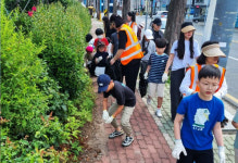 건강도 환경도 살리자 제1회 남강초등학교 플로깅 진행
