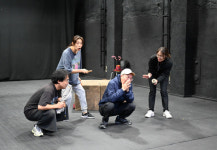 열정 가득한 극단 현장 강목발이 연습 현장