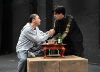 열정 가득한 극단 현장 강목발이 연습 현장